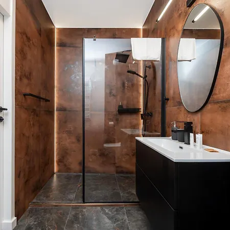 Globtroter Chic Harmony By Bookinghost *