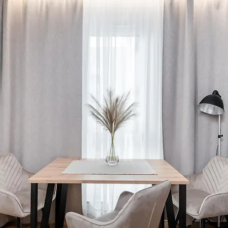 Globtroter Chic Harmony By Bookinghost Apartment Lodz