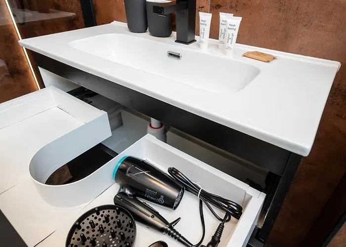 Globtroter Chic Harmony By Bookinghost *