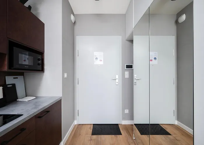 Globtroter Chic Harmony By Bookinghost * Łódź