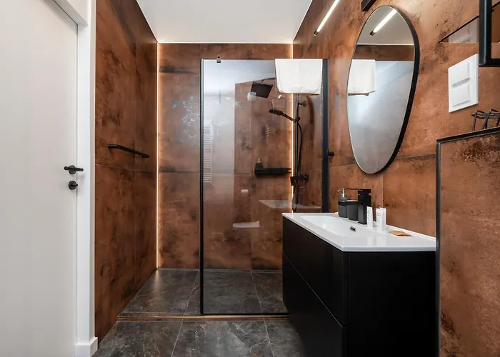 Globtroter Chic Harmony By Bookinghost *